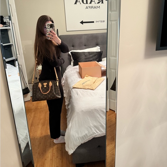 Authentic Louis Vuitton Rivoli PM Bag! - Picture 10 of 14
